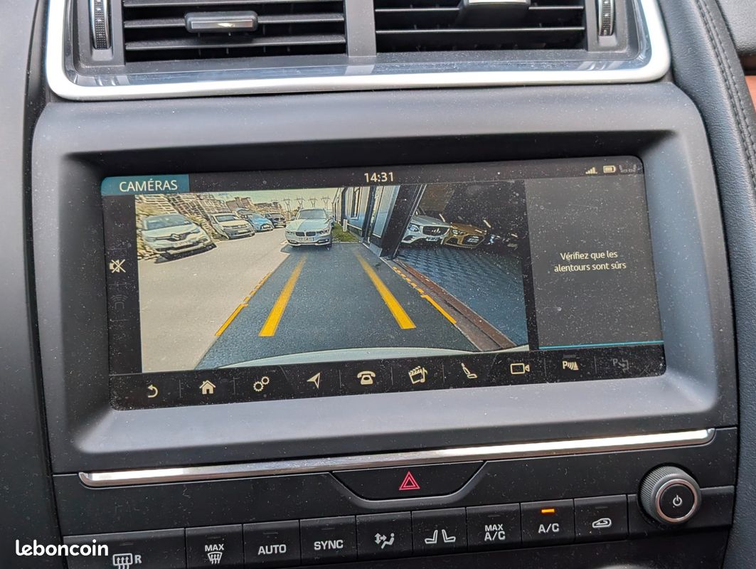 JAGUAR E-PACE 2.0 200CV HSE AWD - ENTRETIEN JAGUAR EXCLUSIF - CAMERA - ATTELAGE - ZERO DEFAUT - GARANTIe (image 24)