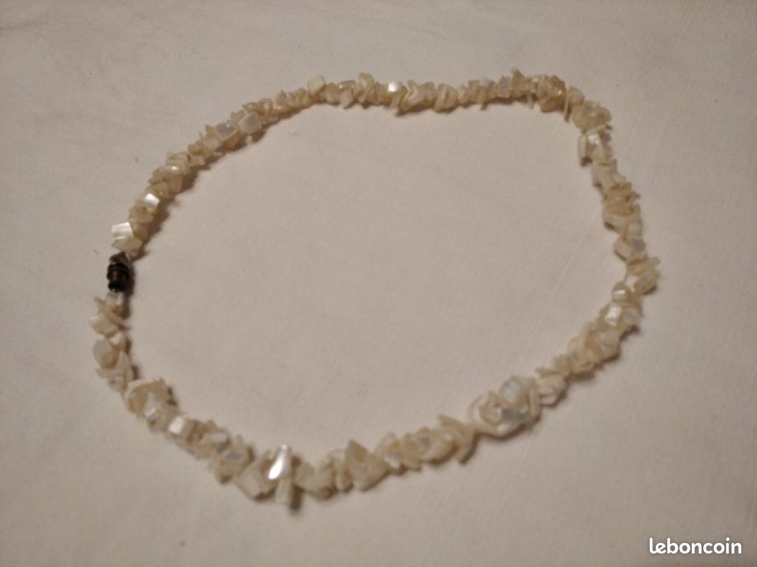 Collier en nacre blanc (image 1)