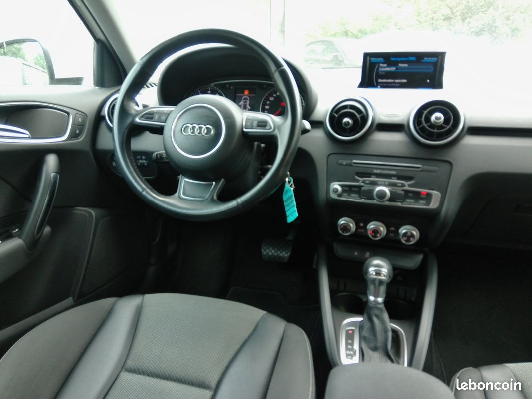 Audi A1 sportback 1.0 TSI 95 AMBITION S TRONIC 7 5P / 5 PLACES 11/15 64MKM 2°M / FRANCE CARPLAY/GPS/TEL/REGUL/JA16/CLIM/BVA+PALETTES/FACTURES ENTRETIEN (image 10)