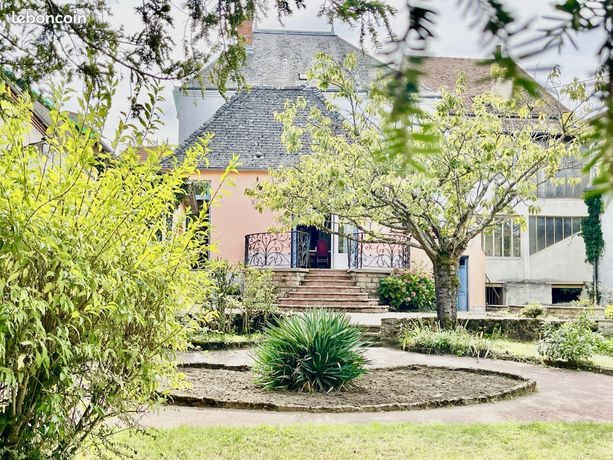 Propriété 11 pièces 210 m²
