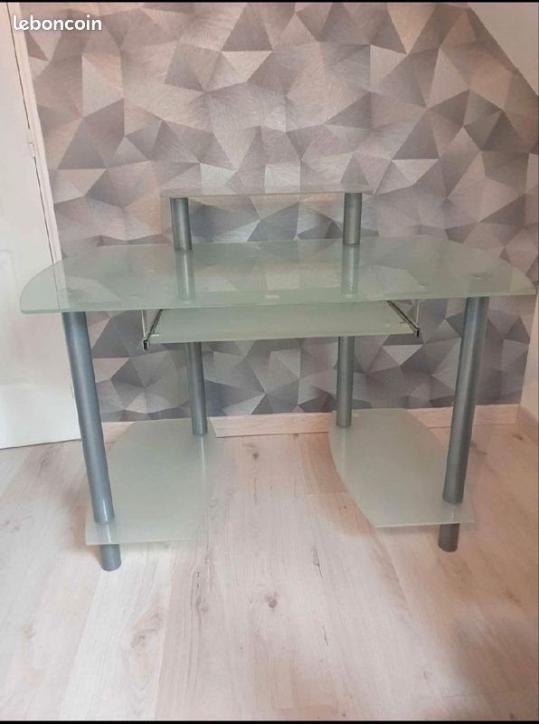 Bureau en verre (image 1)