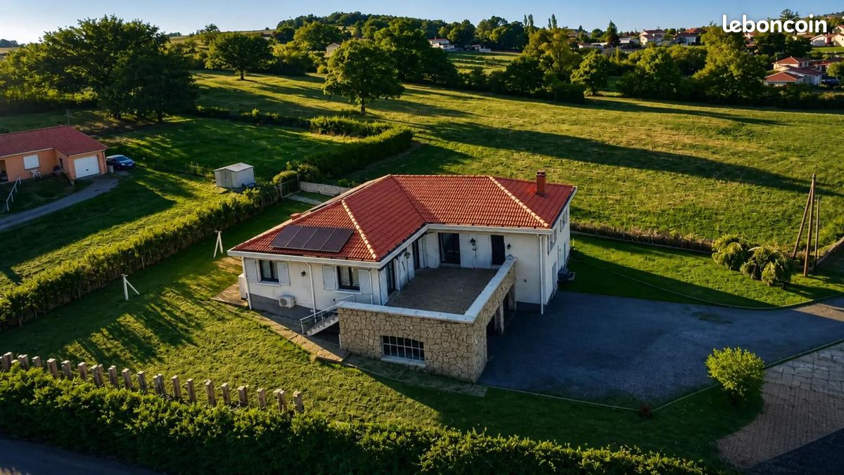 Maison 8 pièces 258 m² · à Sainte-Florine · 258 m² · 248 000 €