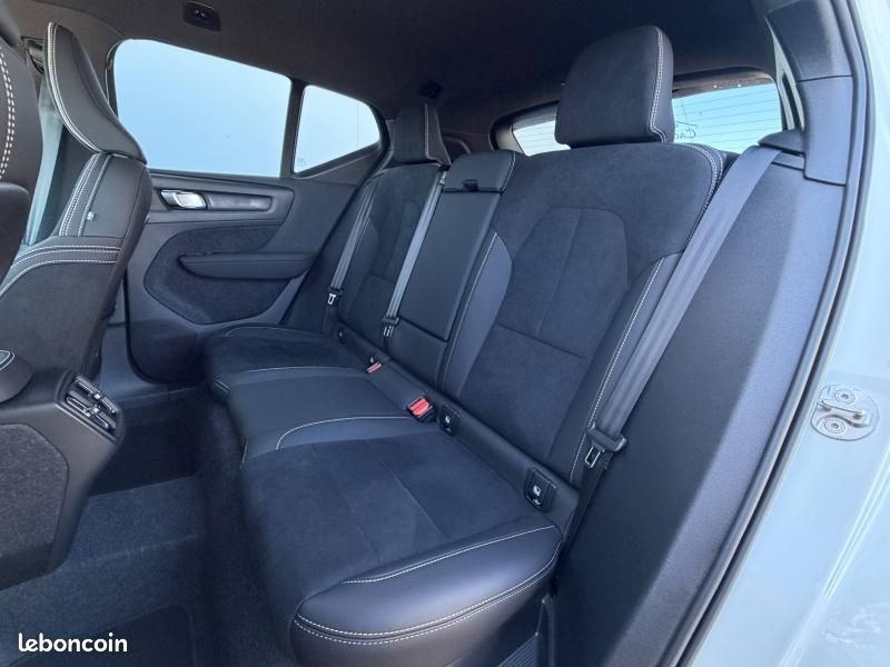Volvo XC40 B3 163ch Black Edition DCT 7 (image 8)