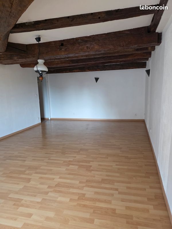 Appartement 2 pièces 70 m² · à Langres · 70 m² · 500 €