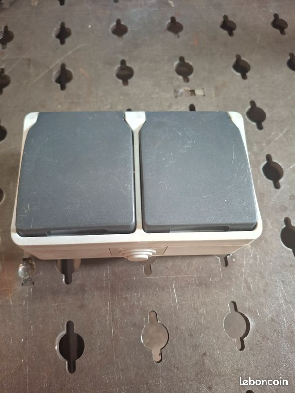 Double prise Ip44 (image 1)