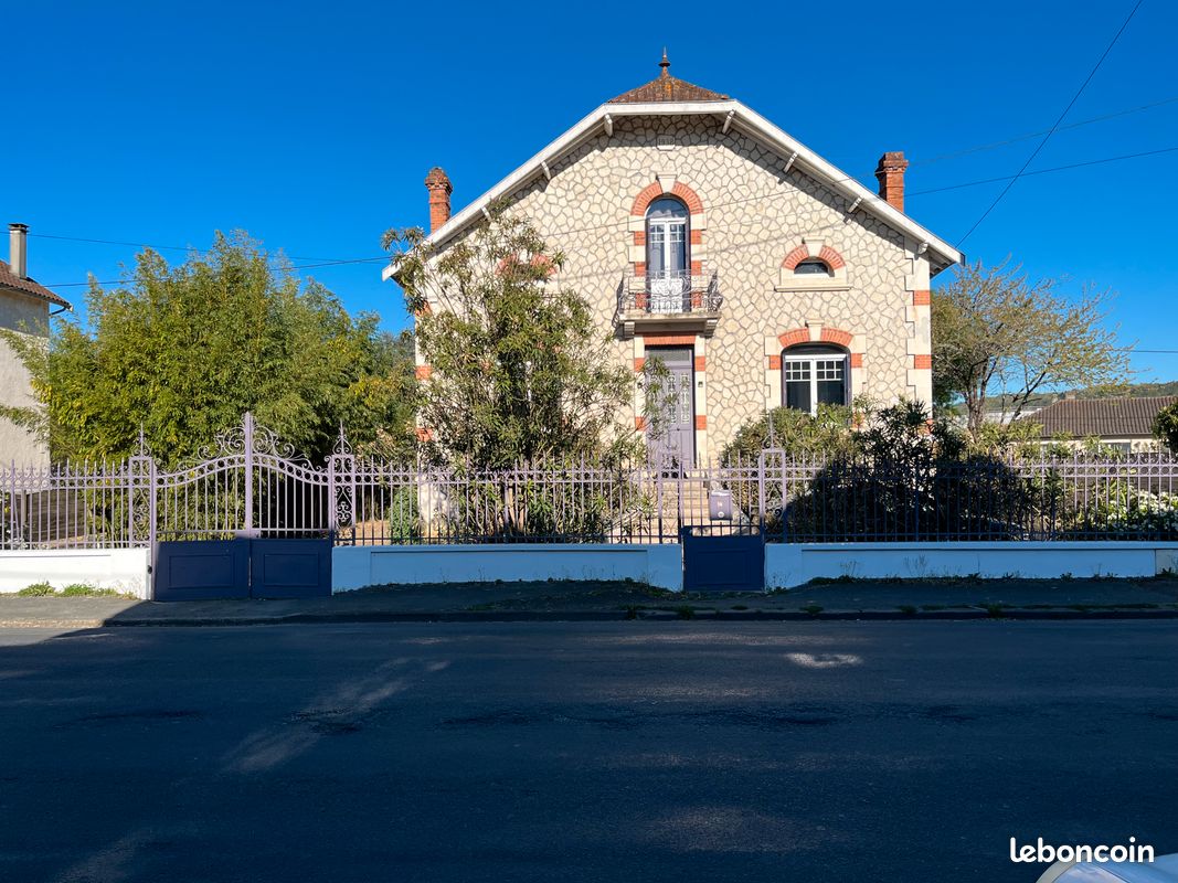 Maison 7 pièces 157 m² · à Saint-Astier · 157 m² · 260 000 €