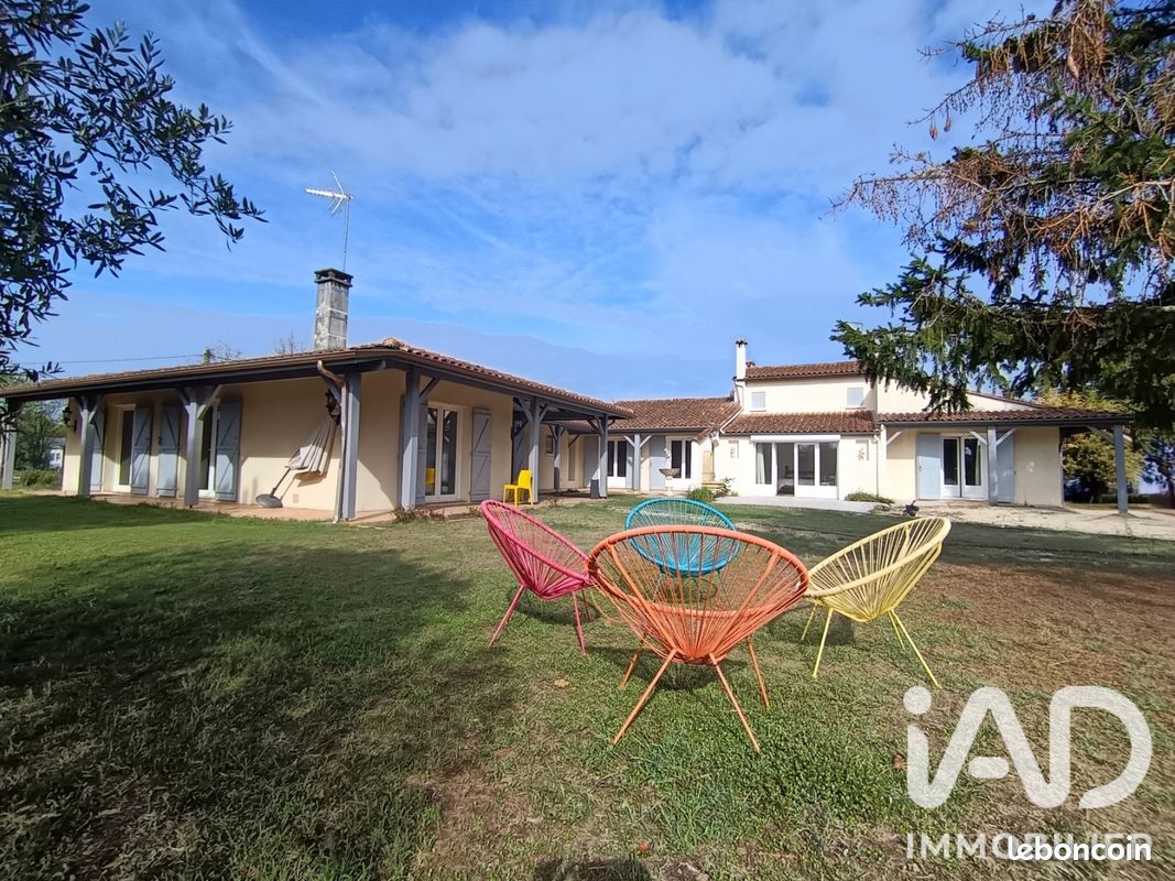 Maison 12 pièces 315 m² · à Saint-Médard-de-Guizières · 315 m² · 438 000 €