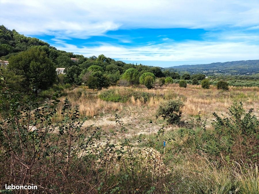 Terrain 335 m² Rognes · 189 900 €