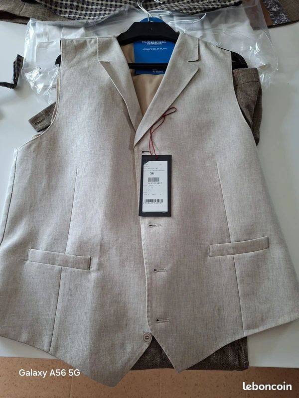 Costume mariage complet – 2 gilets + accessoires – état neuf (image 10)