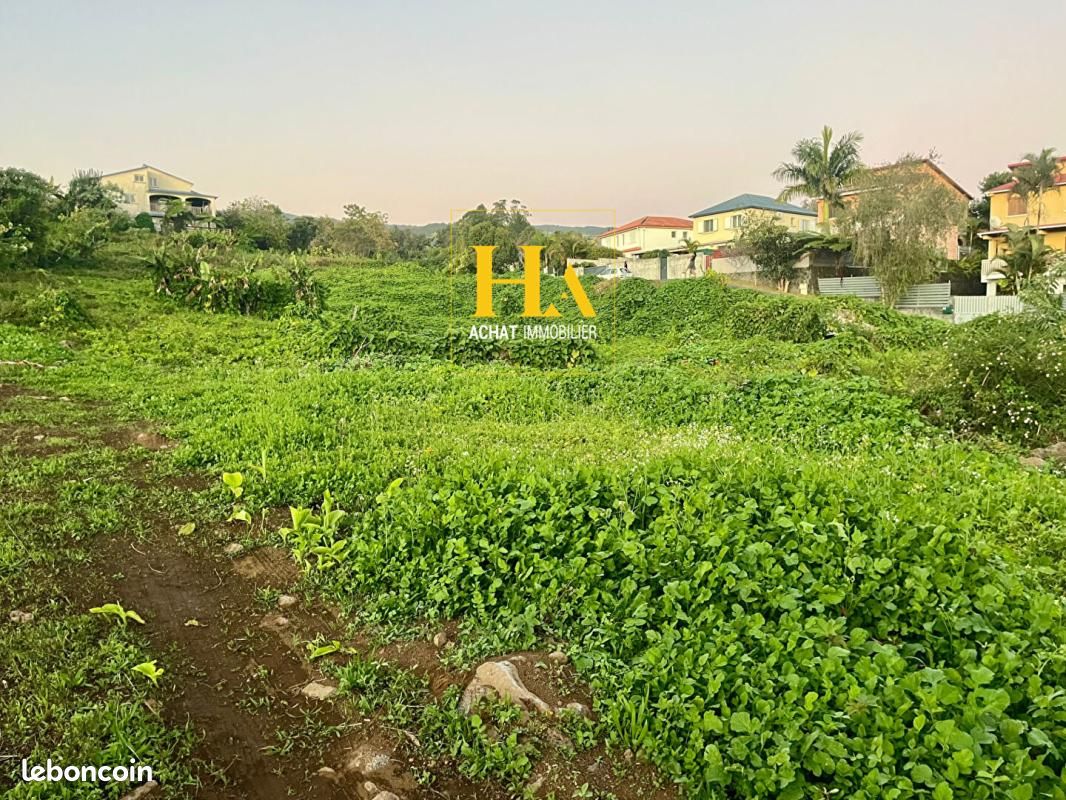 Terrain 596 m² Le Tampon · 132 000 €
