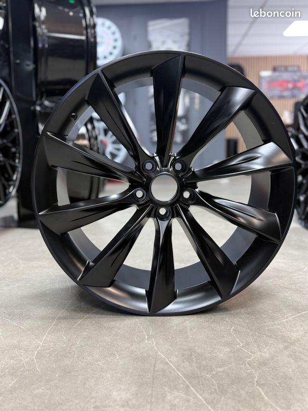 Jantes pour tesla 3 ou tesla y 18p 19p ou 20 pouces (image 1)