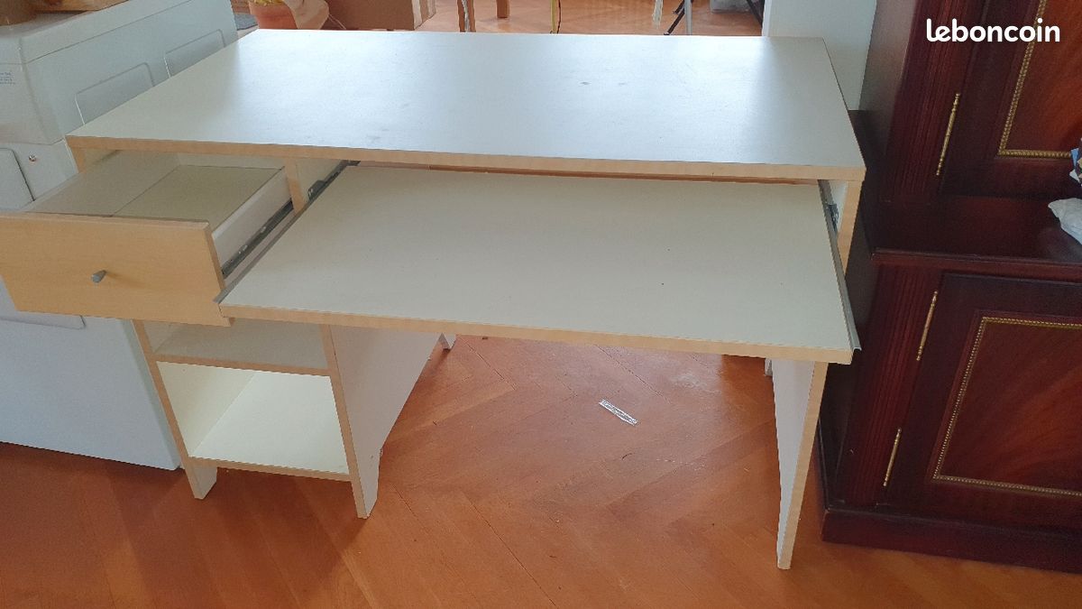 Bureau (image 1)