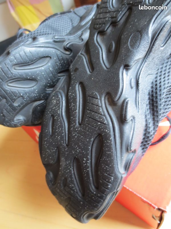 Taille Rare adulte ou Enfant : 38 Nike React Live Low Noir/Rouge GS Baskets Basses (image 12)