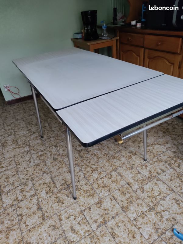 Table en formica (image 2)