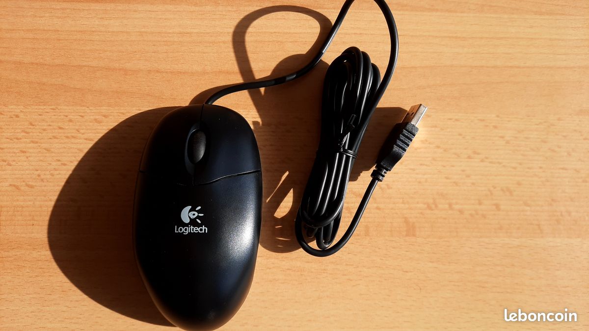 Souris Logitech filaire USB (image 1)