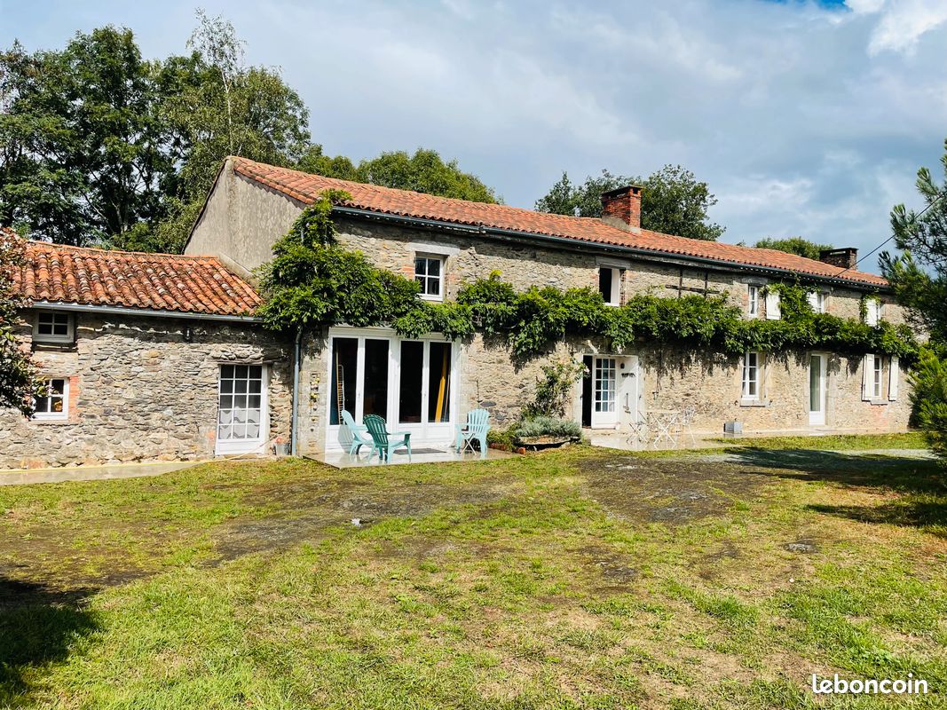 Maison 14 pièces 270 m² · à Terval · 270 m² · 245 000 €