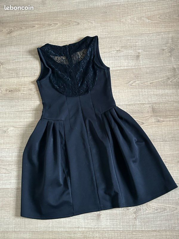 TAILLEUR JUPE FEMME Marque Comptoir Des Cotonniers Taille 40 EUR 50,00 - FR TAILLEUR JUPE FEMME Marque Comptoir Des Cotonniers Taille 40 EUR 50,00 - FR