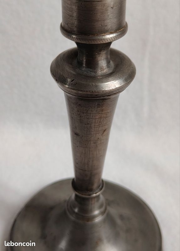 Bougeoir Ancien En Grès Vernissé Gris – Signé V.N – Pour Bougie Longue – Design Contemporain
