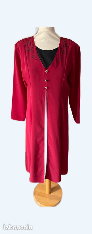 Robe rouge et noir trés classe taille 42 (image 1)