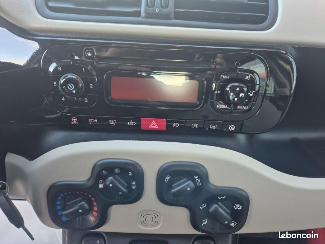 Fiat Panda 0.9 TwinAir Turbo 85 cv Boite Auto (image 3)