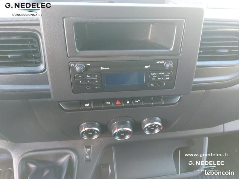 Renault Master Fg F3300 L2H2 2.3 Blue dCi 135ch Confort Euro6 (image 15)