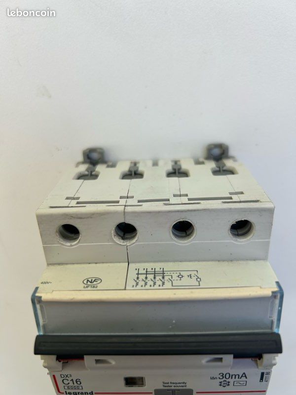 Disj. Diff. 4P 16A 30mA Legrand DX3 8/10 (image 2)