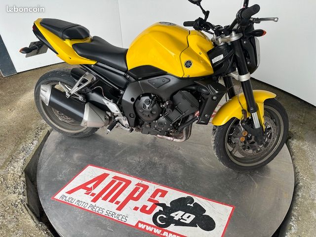 Feu arrière pour moto YAMAHA FZ1 1000 FAZER 2006 à 2015