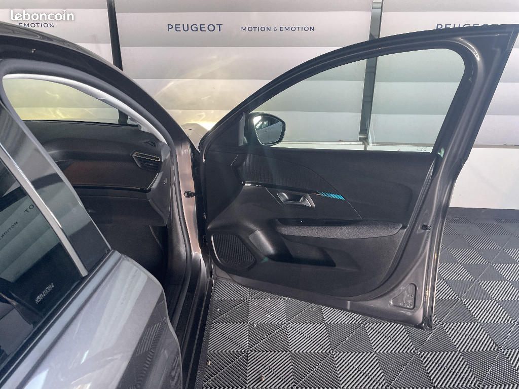 Peugeot 208 PURETECH 100 S&S BVM6 STYLE (image 19)