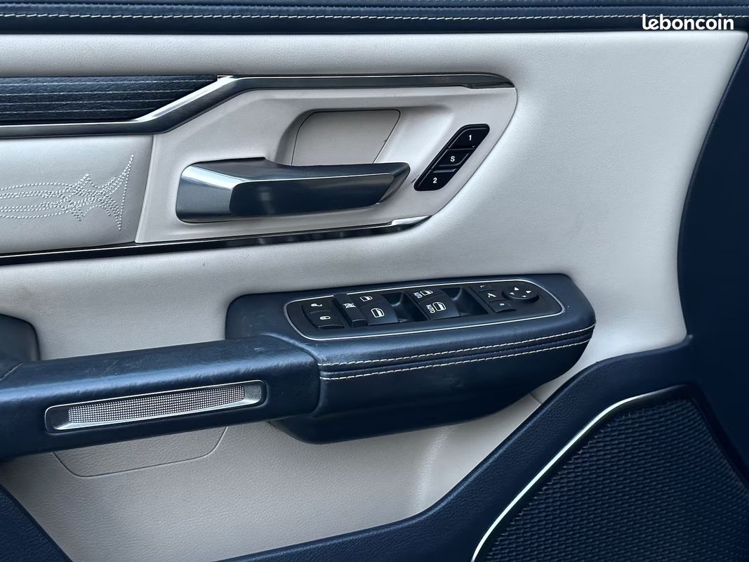 Dodge RAM 1500 Limited 5.7 HEMI eTorque 401 ch 4x4 – Pano – Harman Kardon – 360° – E-Step (image 10)