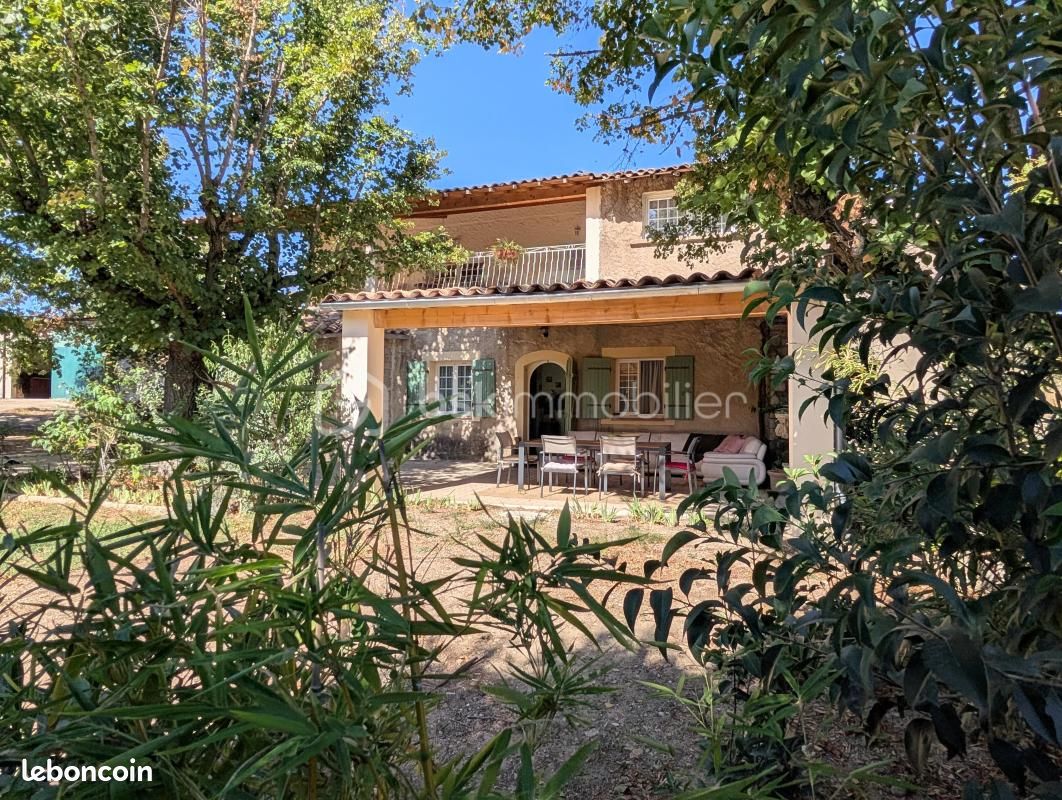 Maison 7 pièces 233 m² · à Marguerittes · 233 m² · 700 000 €