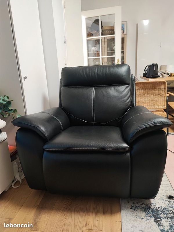 Canapé cuir convertible 2 places 600 euro et fauteuil cuir convertible 1 place 300 euro (image 2)