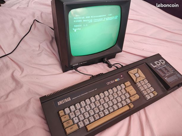 AMSTRAD CPC 664 QWERTY en état de fonctionnement (courroie neuve), sans