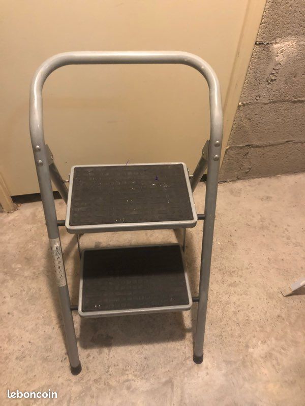 2 marchepieds à vendre (image 1)