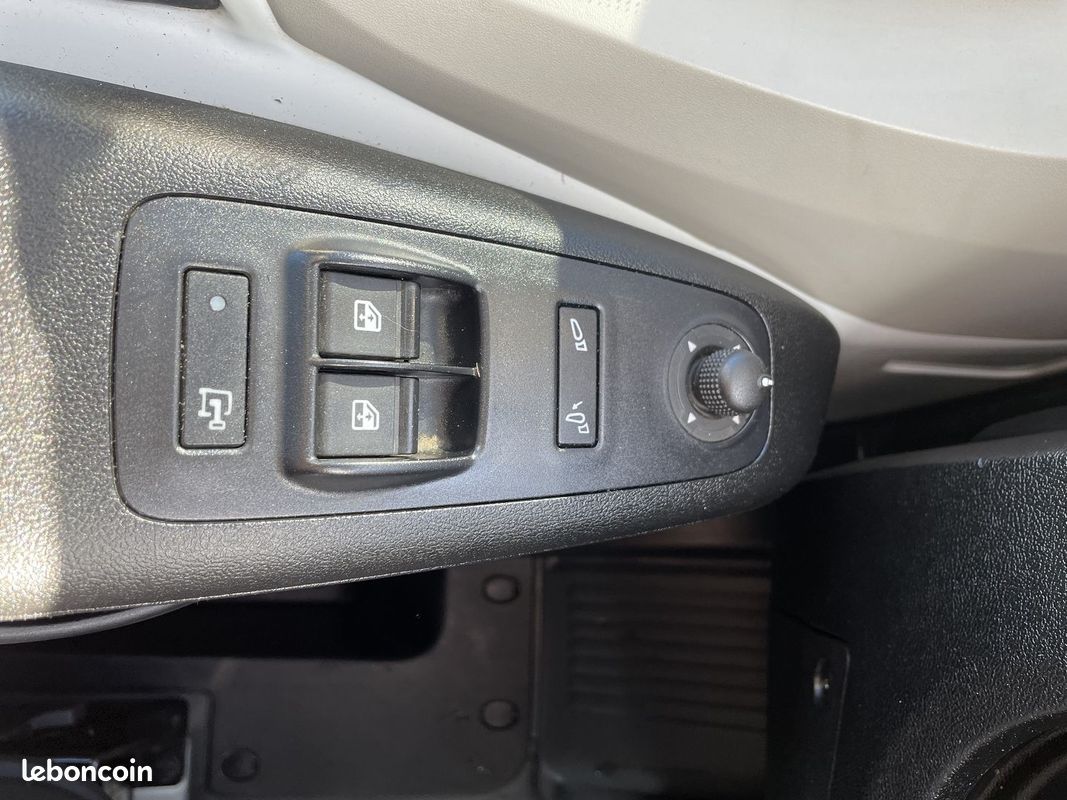 Citroen JUMPER FG 3T3 L2H2 2.0 BLUEHDI 130 BUSINESS - TVA RECUPERABLE (image 22)