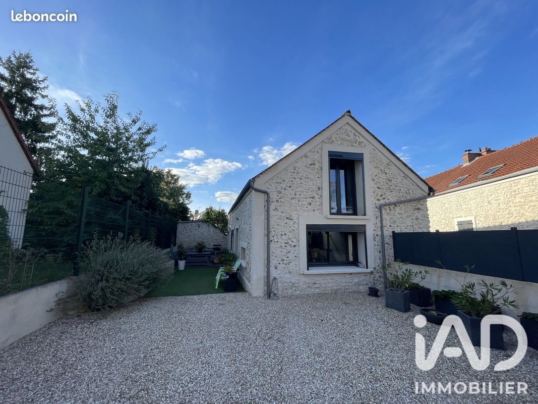 Maison 5 pièces 157 m² · à Épône · 157 m² · 359 000 €