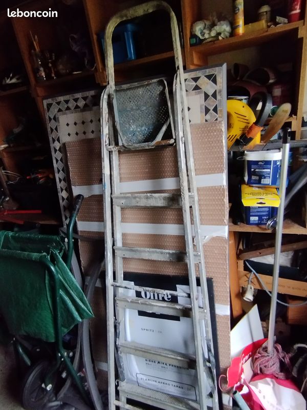 Grand escabeau, hauteur 1M70 (image 1)
