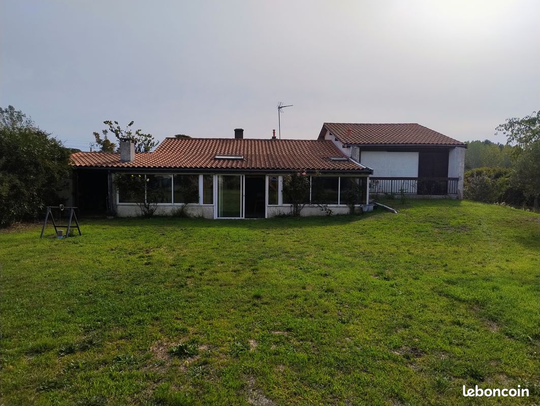 Maison 5 pièces 212 m² · à Bordeaux · 212 m² · 230 000 €
