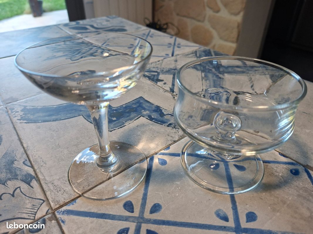 2 coupes à champagne différentes (image 2)