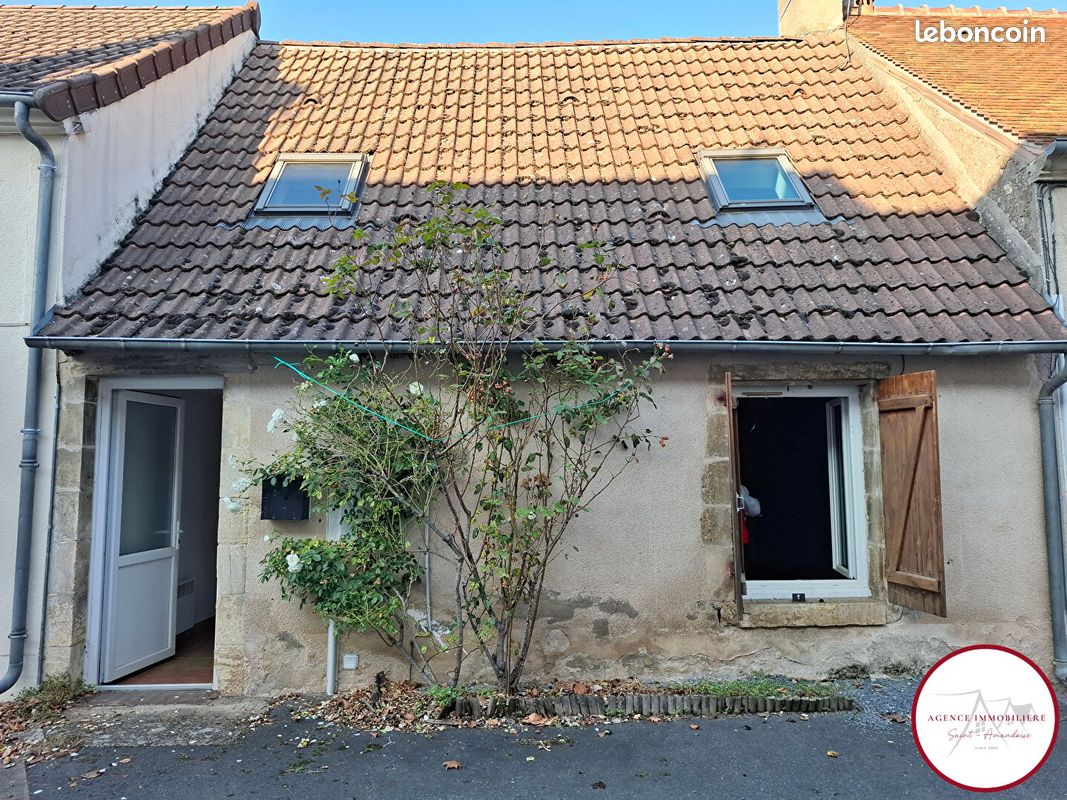 Maison 5 pièces 100 m² · à Saint-Amand-Montrond · 100 m² · 69 000 €