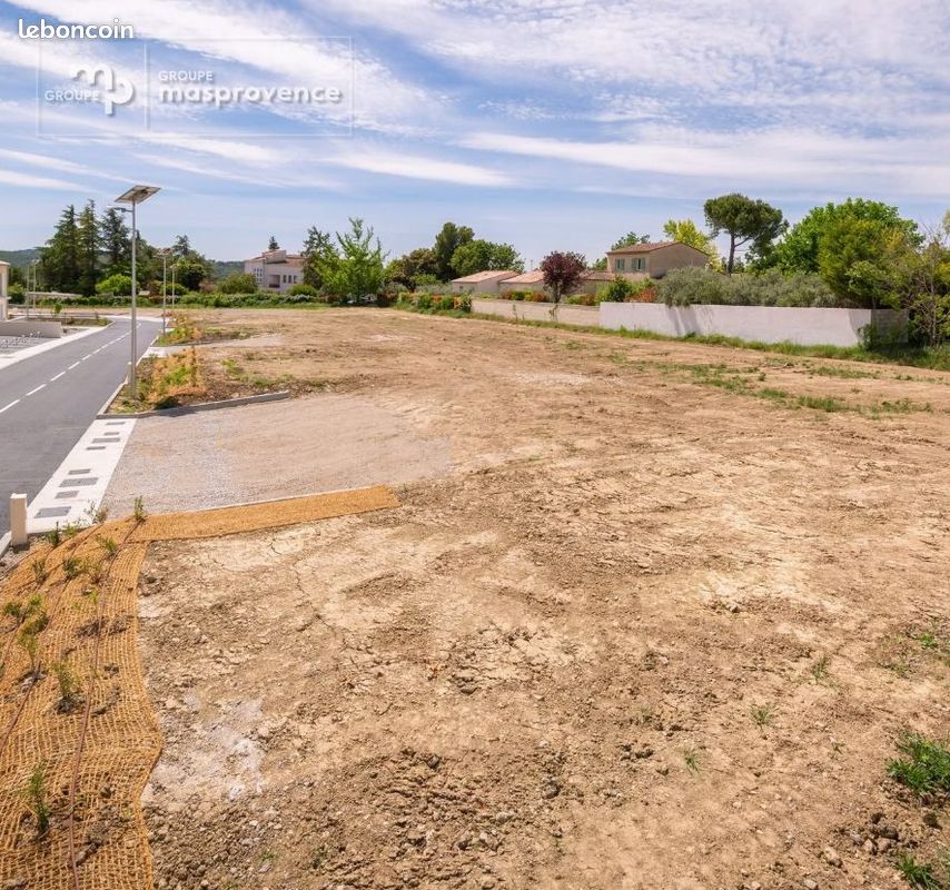 Terrain à bâtir de 432 m² à PIERREVERT (04) · 125 000 €