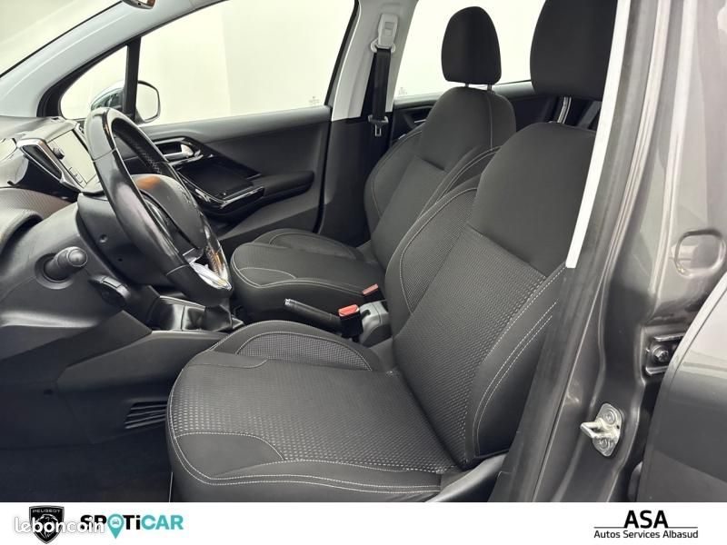 Peugeot 208 1.2 PureTech 110ch Allure S&S 5p (image 11)