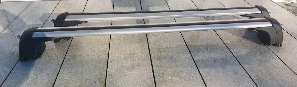Barres de toit aluminium QuickFix sur barres longitudinales Scenic