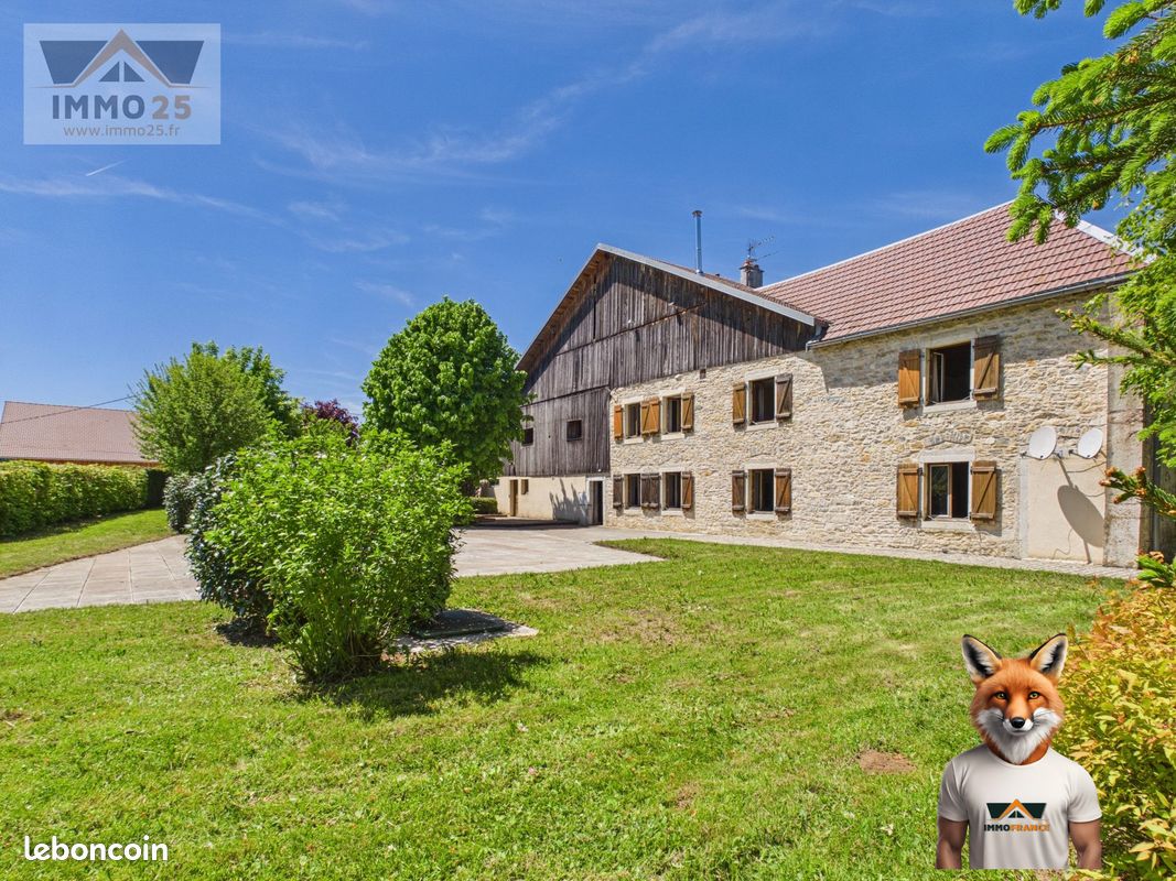 Maison 10 pièces 465 m² · à Orchamps-Vennes · 465 m² · 749 900 €