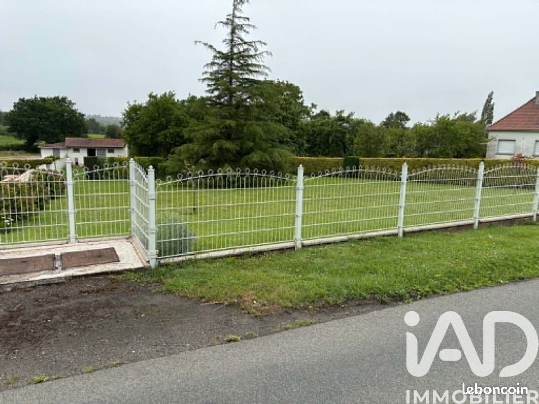 Terrain 700 m² · à Selles · 700 m² · 60 000 €