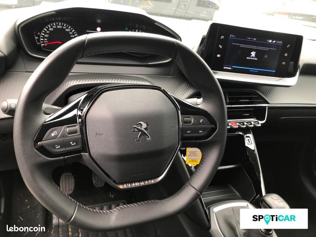 Peugeot 208 PureTech 100 S&S BVM6 Style (image 18)