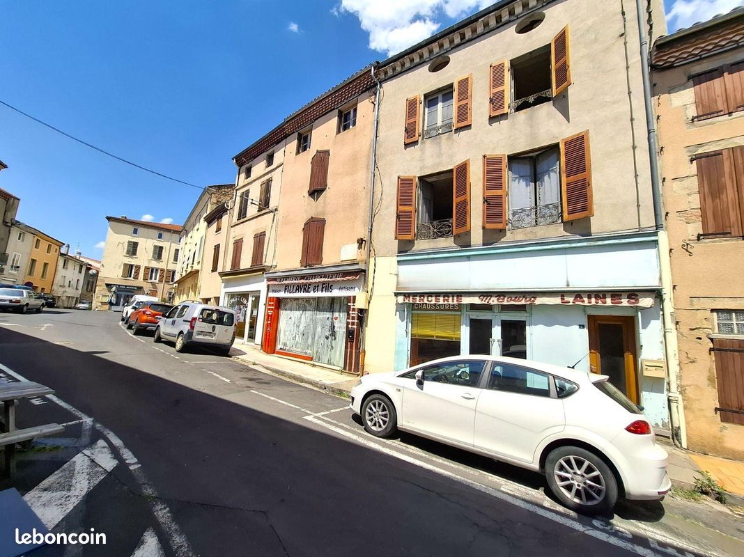 Maison 7 pièces 110 m² · à Sauxillanges · 110 m² · 66 000 €