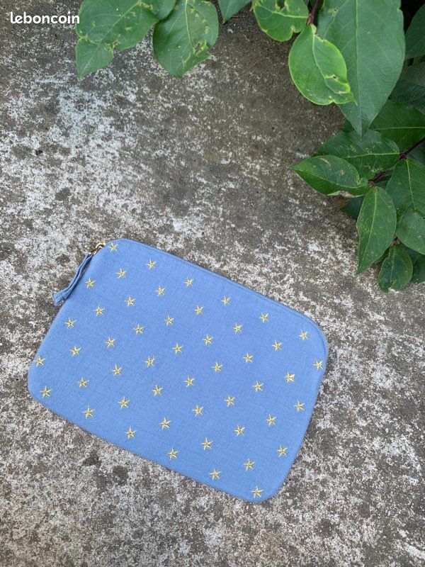Petite pochette La P’tite Cachottière motif étoiles dorées (image 5)