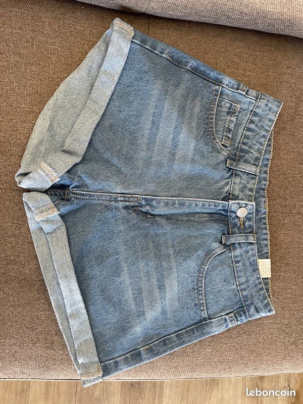 Short jean bleu ciel, neuf (image 1)