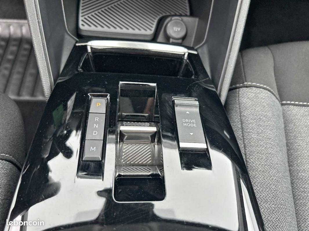 Citroën C4 SOCIETE BLUEHDI 130 EAT8 - PRO BUSINESS R (image 14)