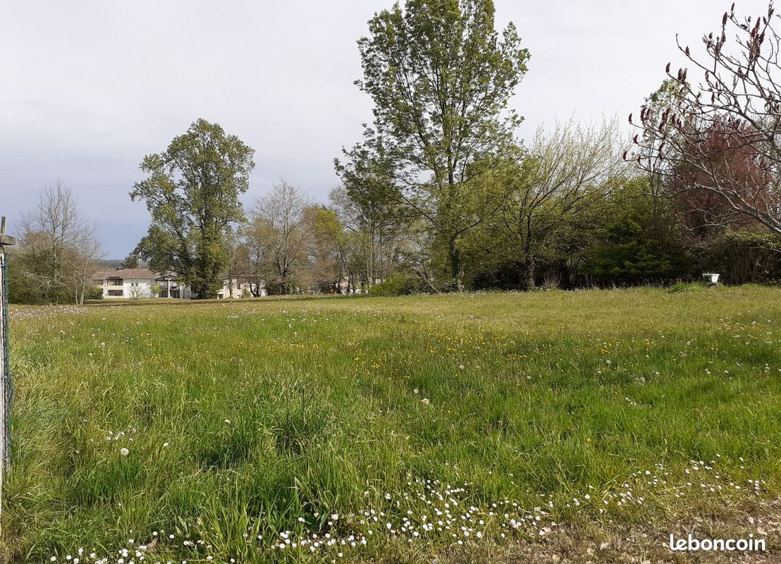 Terrain 620m² Saint Yzan de soudiac · à Saint-Yzan-de-Soudiac · 62 000 €
